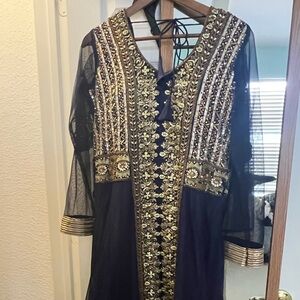 Indian ethnic party wear suit - size L Blue color